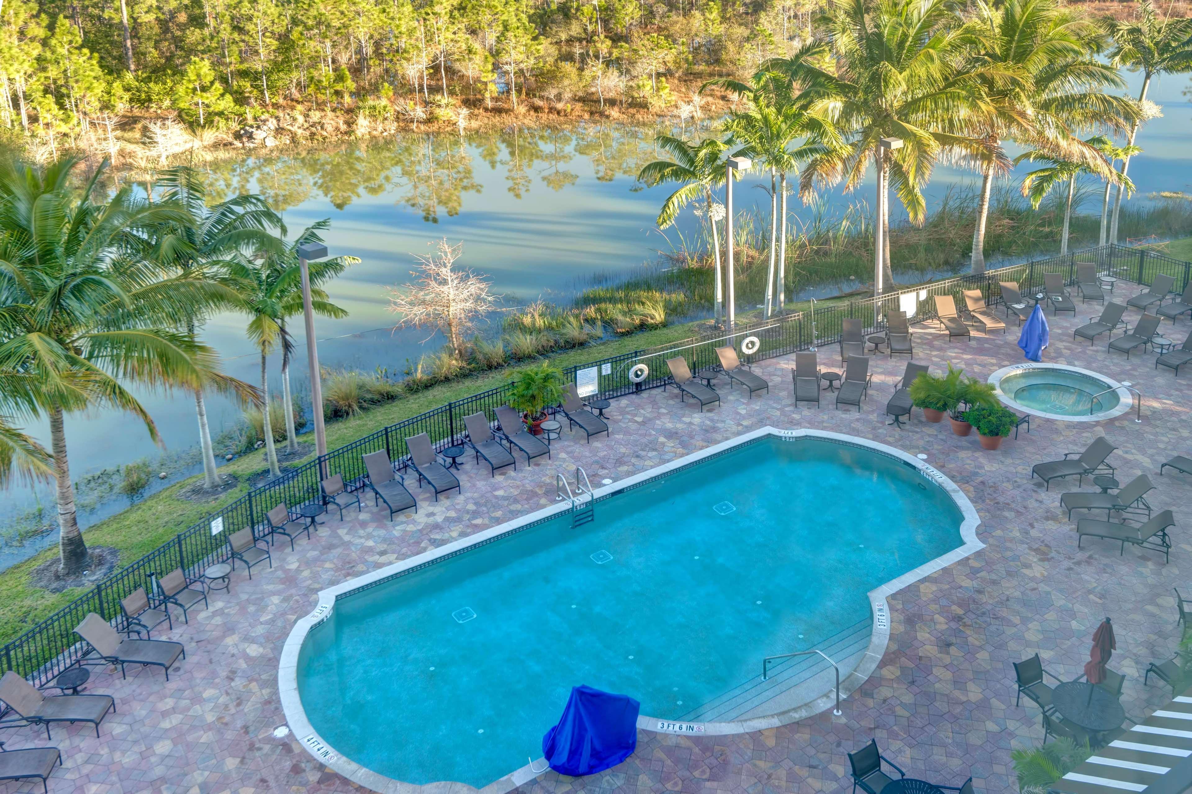 Embassy Suites Fort Myers - Estero Ngoại thất bức ảnh