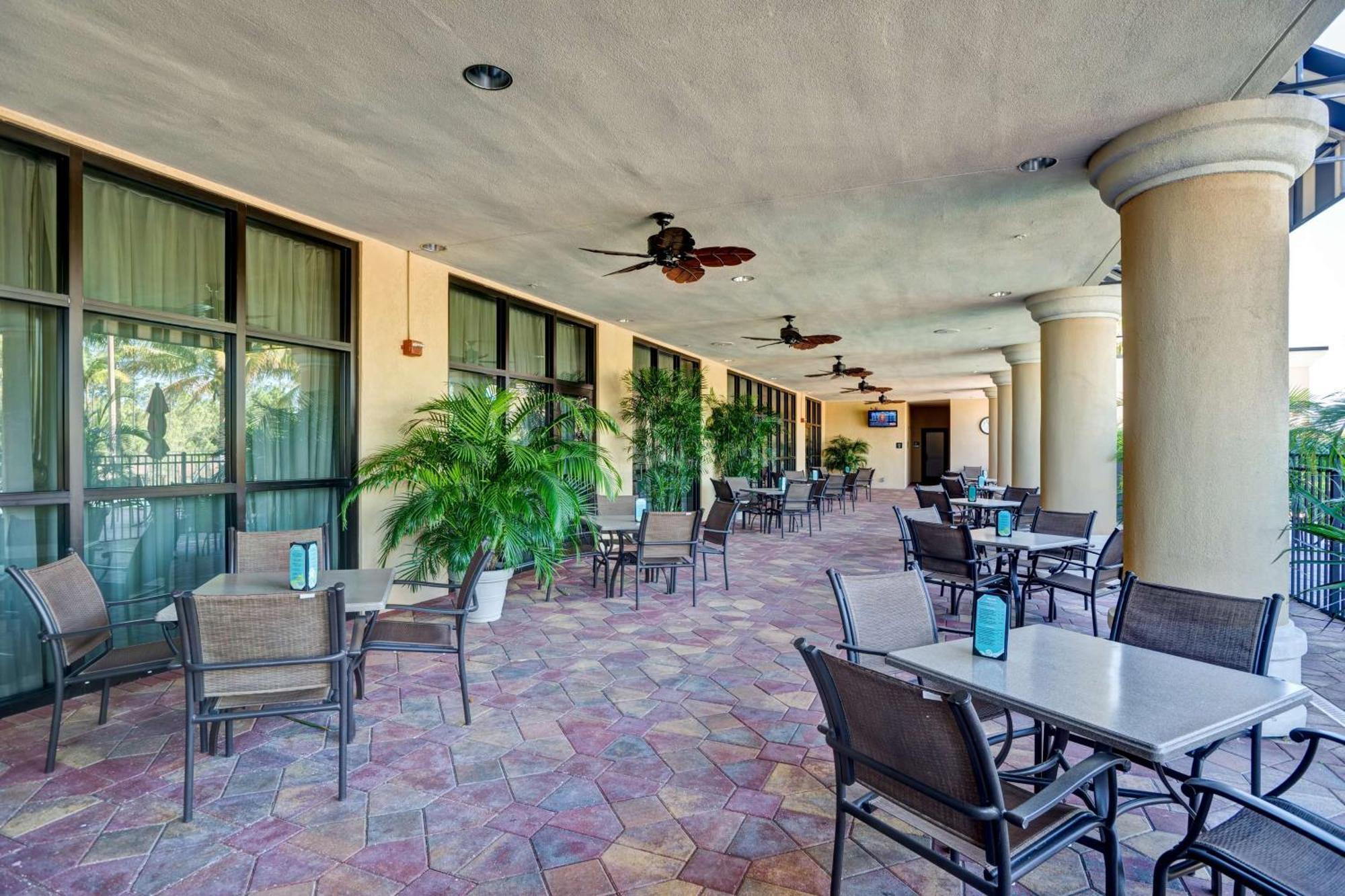 Embassy Suites Fort Myers - Estero Ngoại thất bức ảnh
