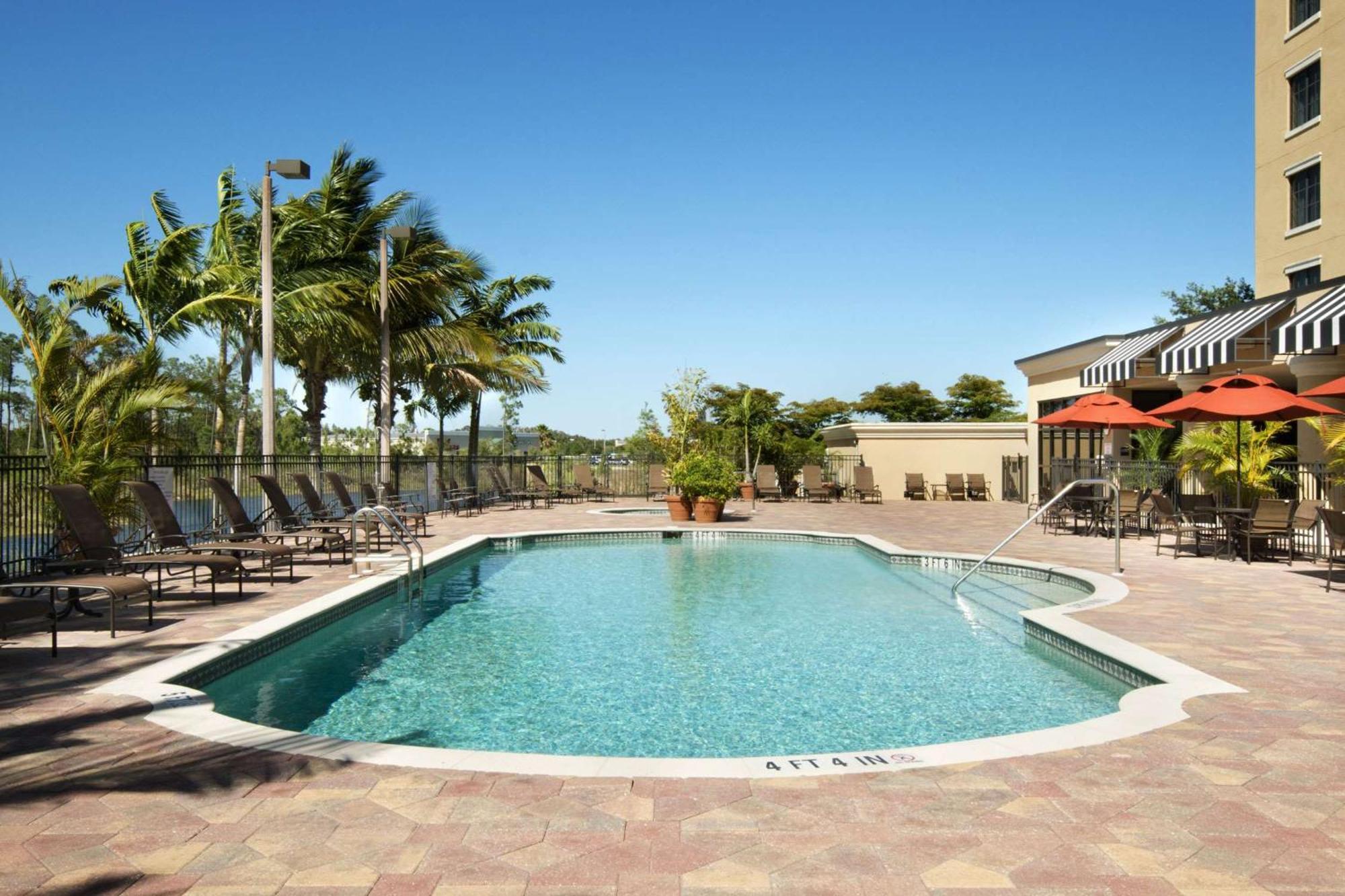 Embassy Suites Fort Myers - Estero Ngoại thất bức ảnh