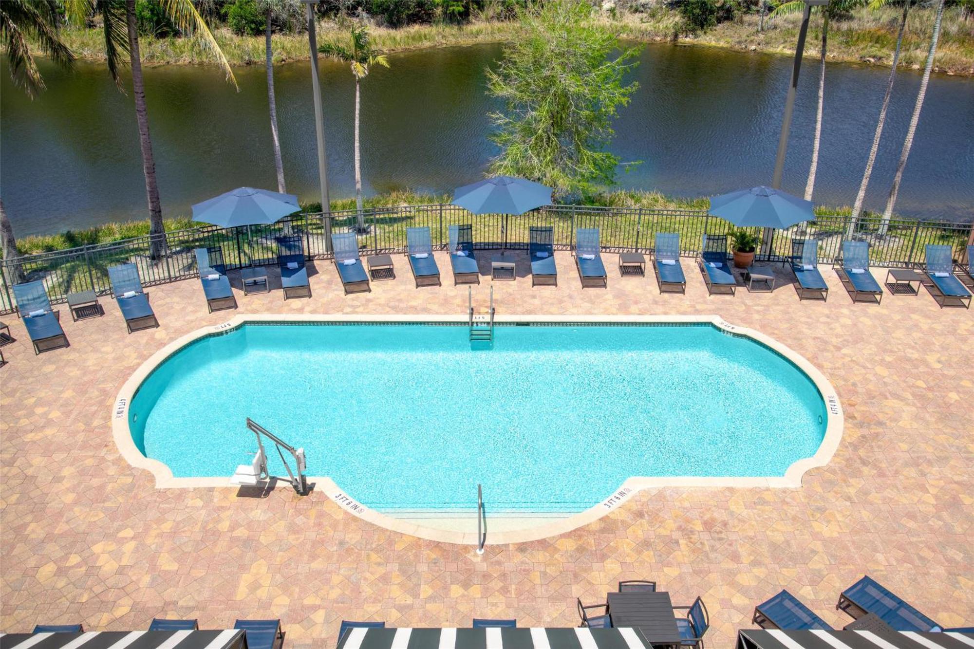 Embassy Suites Fort Myers - Estero Ngoại thất bức ảnh