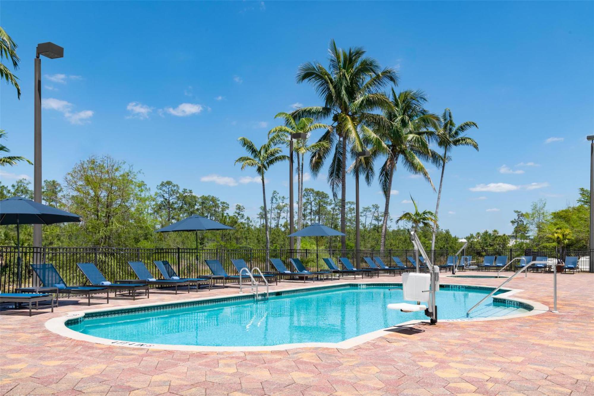 Embassy Suites Fort Myers - Estero Ngoại thất bức ảnh